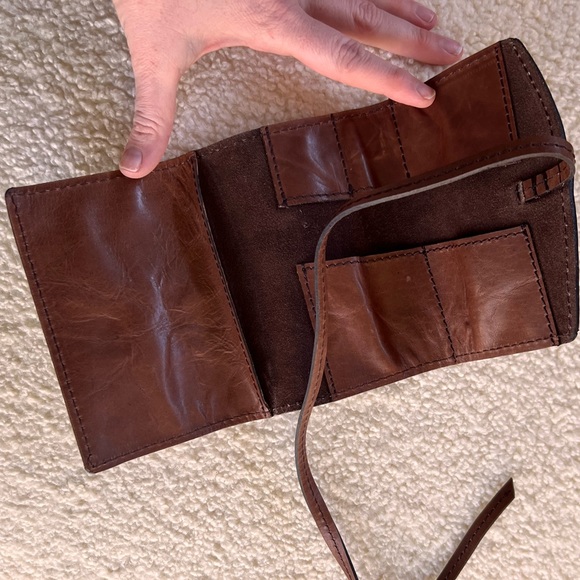 NWOT Brown leather wrap cord storage wallet - Picture 2 of 2